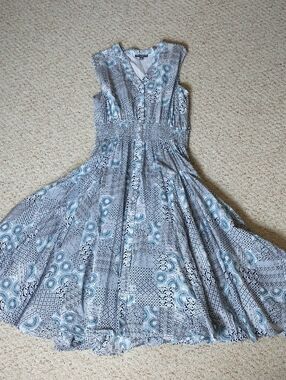 chelsea and theodore dress M Dress Style Used chelsea & theodore DRESSES
